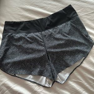 Athleta size large women running shorts